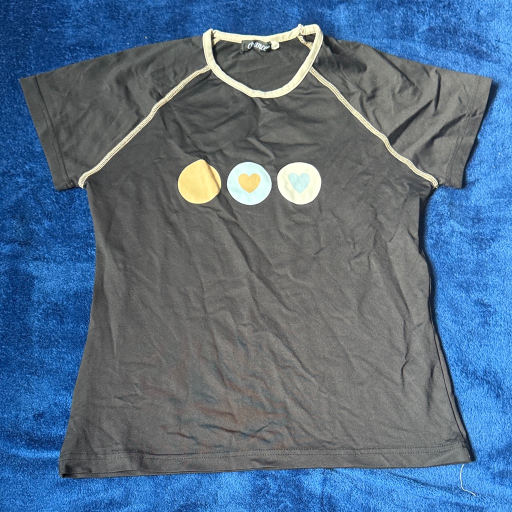 Women's Lycra Black Graphic Tee With Heart Design